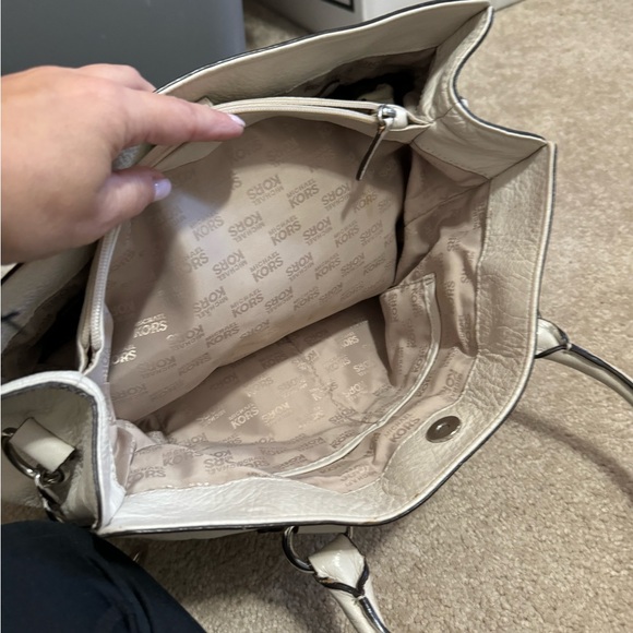 Michael Kors beige bag - Picture 5 of 6
